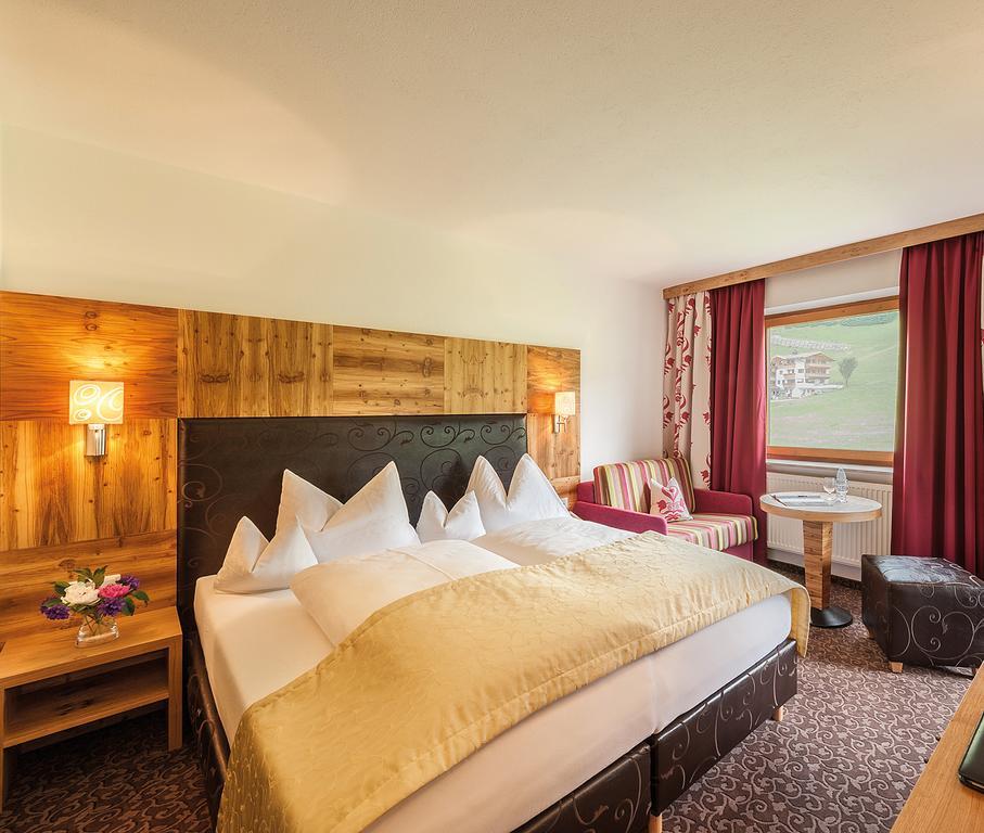 Hotel Maria Theresia Герлос Экстерьер фото